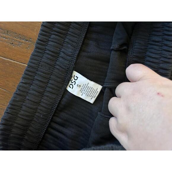 Set of Women's Joggers in Black and Gray - Picture 5 of 8